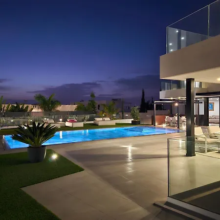 Karat Serendibida אדחה