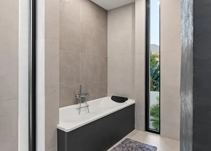 Karat Serendibida Costa Adeje (Tenerife)